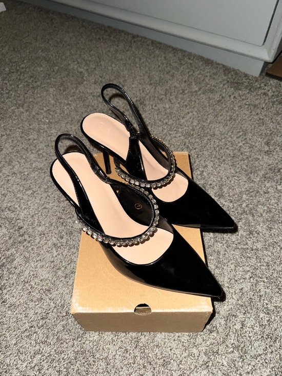 Source Unknown Shoes - Black Patent Pointed leather Heels with Rhinestone Strap